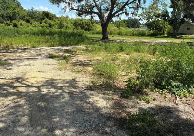 2nd image of 2106 S South St, Leesburg, FL 34748 | MLS# O6430051
