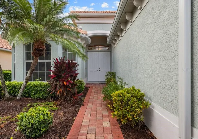 2nd image of 3927 Whispering Oaks Dr, North Port, FL 34287 | MLS# C7529100