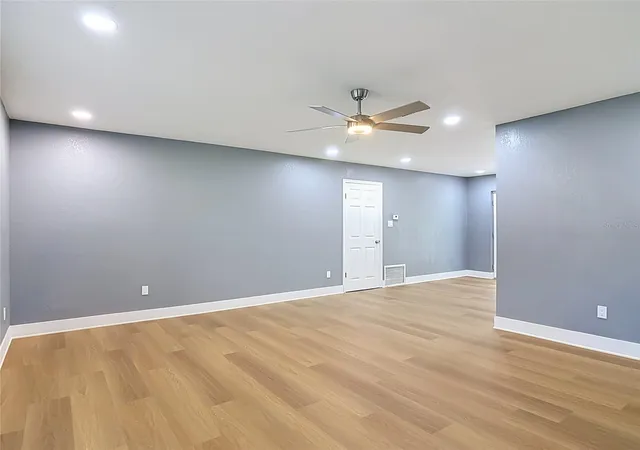 4th image of 730 E 9Th St, Apopka, FL 32703 | MLS# TB8535066