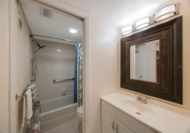 Listing Photo 2 - Condo for sale in building located at 7700 92Nd St, Largo, FL 33777 - Unit #207