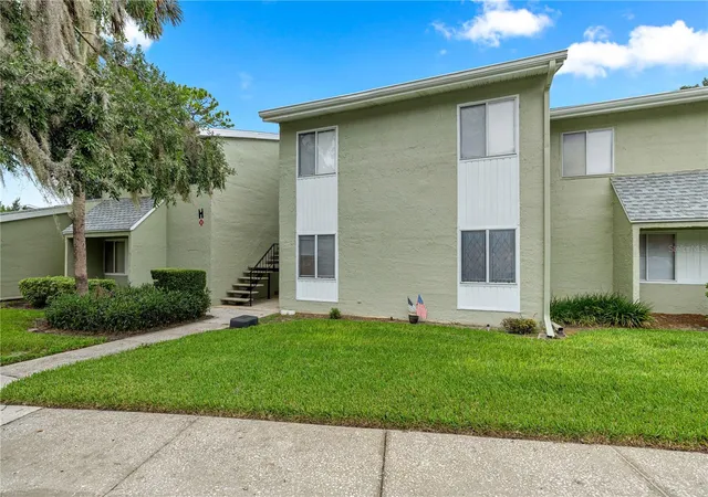 2nd image of 568 Fairways Cir #A, Ocala, FL 34472 | MLS# OM729636