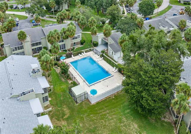 2nd image of 568 Fairways Cir, OCALA, FL 34472