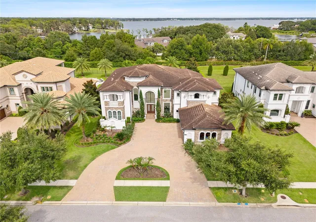 Photo 3 of Single family home for sale at 4201 Isabella Cir, Windermere, FL 34786 | MLS# O6430081 | Listing updated on 2026-08-15