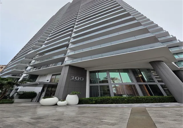 Photo 1 of Condo for sale at 100 1st Avenue N #2406, Saint Petersburg, FL 33701 | MLS# C7529103 | Listing updated on 2026-08-03