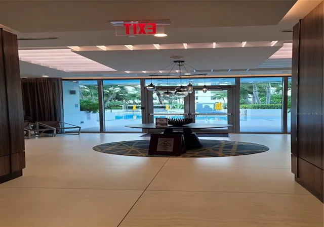 Photo 4 of Condo for sale at 100 1st Avenue N #2406, Saint Petersburg, FL 33701 | MLS# C7529103 | Listing updated on 2026-08-03