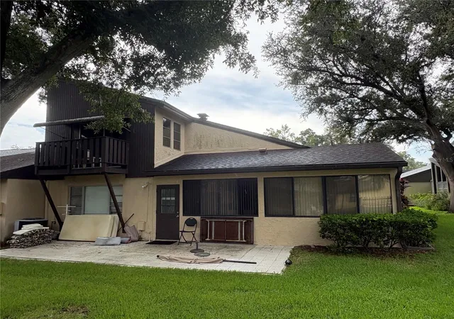 Listing Photo 4 - Condo for sale in building located at 2101 Sunset Pt Rd, Clearwater, FL 33765 - Unit #2105