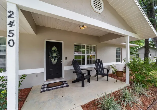 Photo 2 of Single family home for sale at 2450 Se 40th Street Rd, Ocala, FL 34480 | MLS# O6430094 | Listing updated on 2026-09-17