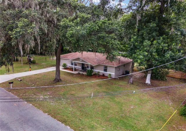 Photo 3 of Single family home for sale at 2450 Se 40th Street Rd, Ocala, FL 34480 | MLS# O6430094 | Listing updated on 2026-09-17