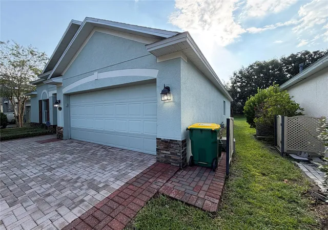 Photo 4 of Single family home for sale at 115 Gladesdown Ct, Deland, FL 32724 | MLS# O6430105 | Listing updated on 2026-08-04