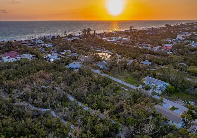 17th image of 561 Gulf Bay Rd, Longboat Key, FL 34228 | MLS# A4701851