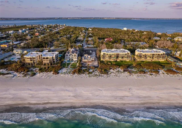 5th image of 561 Gulf Bay Rd, Longboat Key, FL 34228 | MLS# A4701851