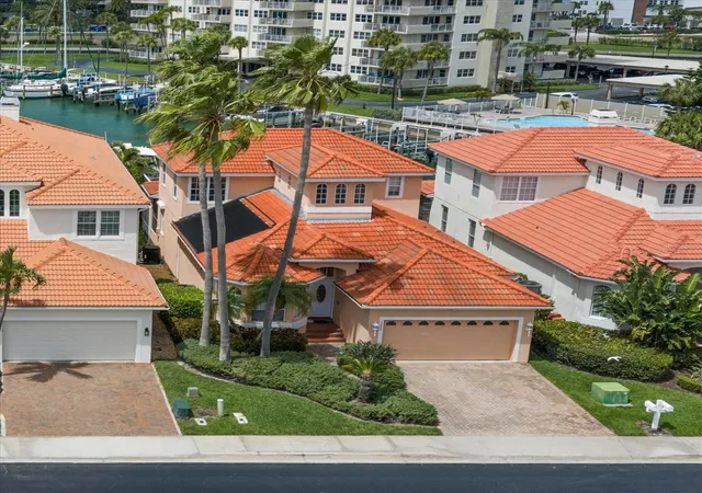 3rd image of 1620 Sand Key Ests Ct, Clearwater Beach, FL 33767 | MLS# TB8535137