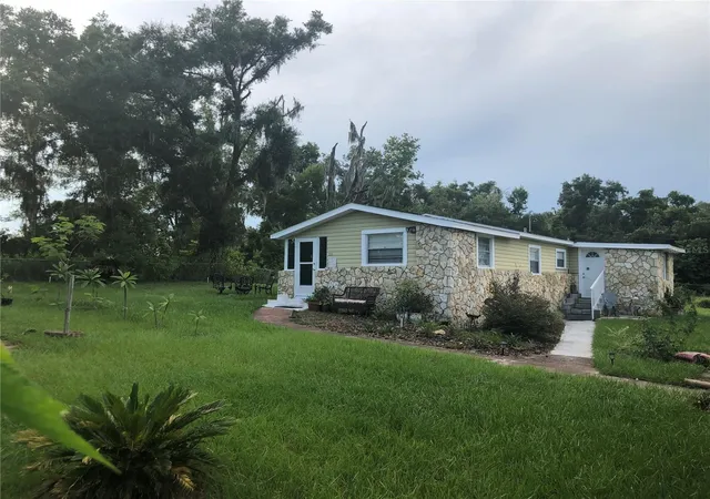 1st image of 405 W Simon Ave, Apopka, FL 32712 | MLS# O6430111