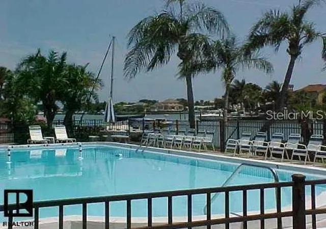 3rd image of 507 Plz Seville Ct, Treasure Island, FL 33706