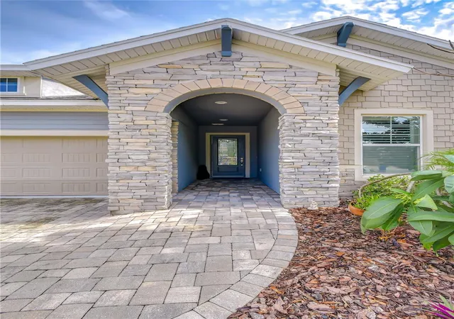 Photo 2 of Single family home for sale at 14014 Swallow Hl Dr, Lithia, FL 33547 | MLS# TB8535158 | Listing updated on 2026-10-04