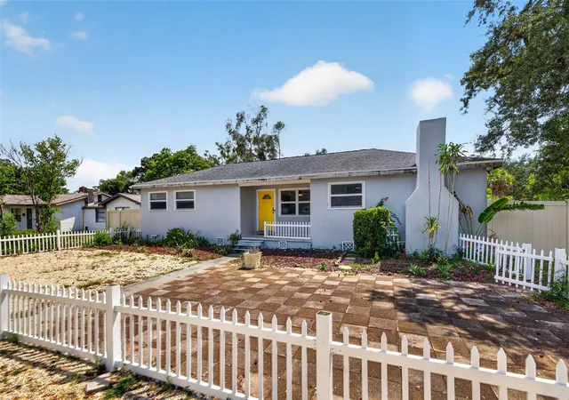 Photo 1 of Single family home for sale at 166 Pinellas Way N, Saint Petersburg, FL 33710 | MLS# TB8535164 | Listing updated on 2026-09-03
