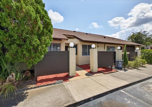 Photo 2 of Condo for sale at 192 Dahlia Village Cir #72, Orlando, FL 32807 | MLS# TB8535165 | Listing updated on 2026-09-03