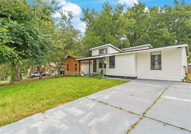 Photo 3 of Single family home for sale at 415 S Lancelot Ave, Orlando, FL 32835 | MLS# S5154871 | Listing updated on 2026-08-05