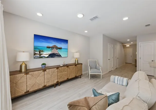 Photo 4 of Townhouse for sale at 3129 Riverboat Way, Oviedo, FL 32765 | MLS# O6430129 | Listing updated on 2026-09-28