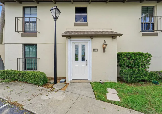 4th image of 501 Plaza Seville Ct #2, Treasure Island, FL 33706 | MLS# TB8535171