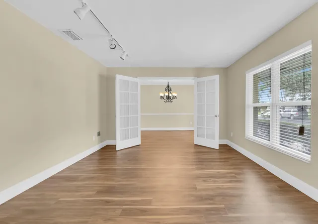 Photo 4 of Single family home for sale at 215 Palmetto Concourse, Longwood, FL 32779 | MLS# O6430131 | Listing updated on 2026-09-26
