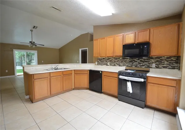 Photo 4 of Single family home for sale at 622 Caribou Ct, Kissimmee, FL 34759 | MLS# S5154875 | Listing updated on 2026-08-26
