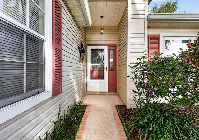 Photo 2 of Single family home for sale at 25333 River Crst Dr, Leesburg, FL 34748 | MLS# G5115945 | Listing updated on 2026-09-23