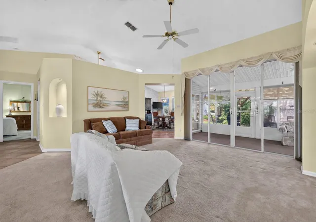 Photo 4 of Single family home for sale at 25333 River Crst Dr, Leesburg, FL 34748 | MLS# G5115945 | Listing updated on 2026-09-23