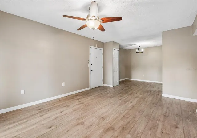 Listing Photo 5 - Condo for sale in building located at 904 Lake Destiny Rd, Altamonte Springs, FL 32714 - Unit #H