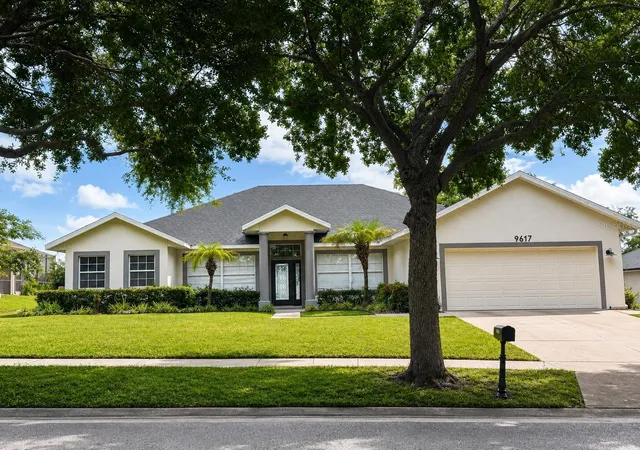 Photo 2 of Single family home for sale at 9617 Spring Lake Dr, Clermont, FL 34711 | MLS# O6430152 | Listing updated on 2026-09-22