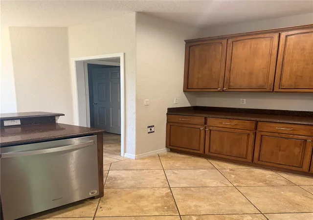Photo 4 of Single family home for sale at 9617 Spring Lake Dr, Clermont, FL 34711 | MLS# O6430152 | Listing updated on 2026-09-22