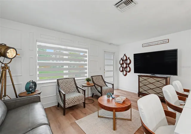 Photo 3 of Single family home for sale at 1927 Shore Acres Blvd Ne, Saint Petersburg, FL 33703 | MLS# TB8535206 | Listing updated on 2026-10-04