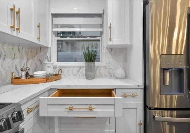Photo 4 of Single family home for sale at 1927 Shore Acres Blvd NE, Saint Petersburg, FL 33703 | MLS# TB8535206 | Listing updated on 2026-10-04