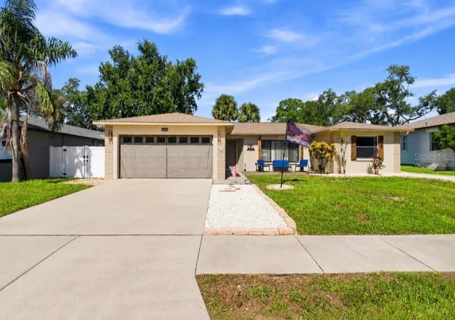 Photo 2 of Single family home for sale at 1830 Willow Oak Dr W, Palm Harbor, FL 34683 | MLS# TB8535221 | Listing updated on 2026-10-08