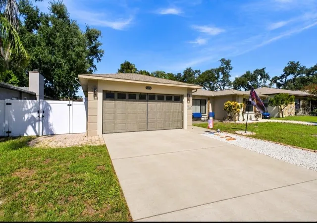 Photo 1 of Single family home for sale at 1830 Willow Oak Dr W, Palm Harbor, FL 34683 | MLS# TB8535221 | Listing updated on 2026-10-08