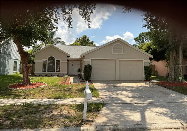 Photo 2 of Single family home for sale at 1937 Martina St, Apopka, FL 32703 | MLS# O6430171 | Listing updated on 2026-10-03