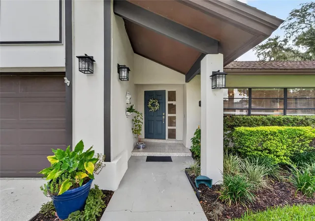 3rd image of 3002 Wister Cir, Valrico, FL 33596 | MLS# TB8535227
