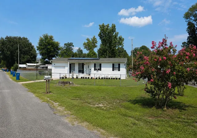 2nd image of 354 Park Dr, Deland, FL 32724 | MLS# O6430177