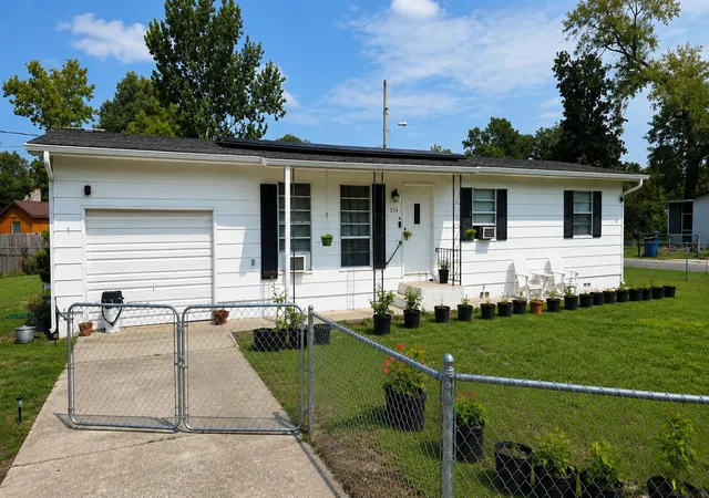 4th image of 354 Park Dr, Deland, FL 32724 | MLS# O6430177