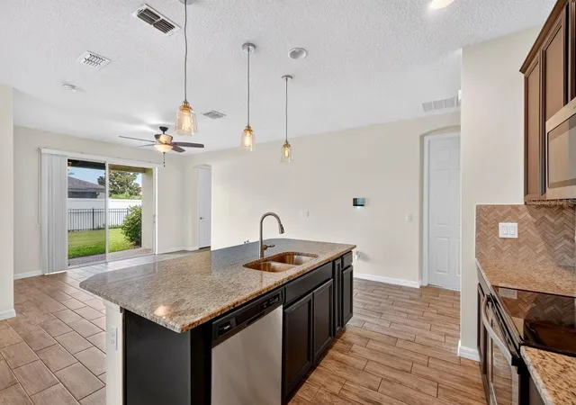 Photo 3 of Single family home for sale at 3833 Loon Ln, Sanford, FL 32773 | MLS# V4950517 | Listing updated on 2026-10-02