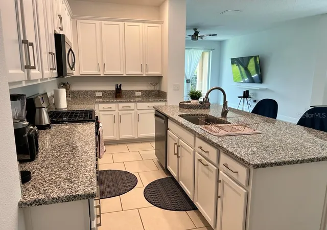 Photo 3 of Single family home for sale at 6103 Voyagers Pl, Apollo Beach, FL 33572 | MLS# TB8535241 | Listing updated on 2026-09-30