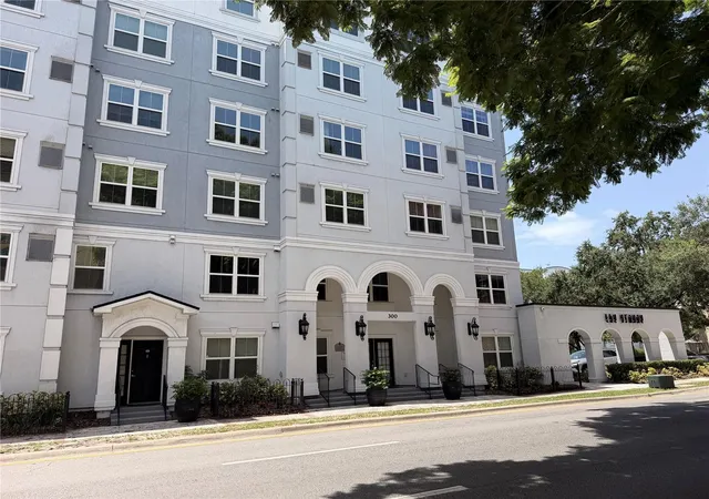 Photo 3 of Condo for sale at 304 E South St #6028, Orlando, FL 32801 | MLS# S5154886 | Listing updated on 2026-09-20