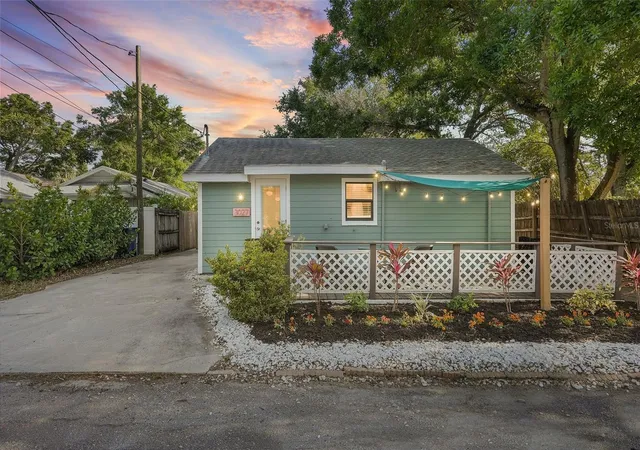 2nd image of 3027 Burlington Ave N, Saint Petersburg, FL 33713 | MLS# TB8535273