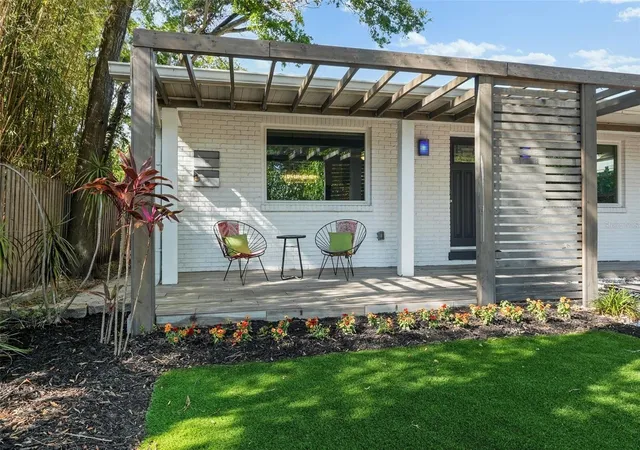 5th image of 3027 Burlington Ave N, Saint Petersburg, FL 33713