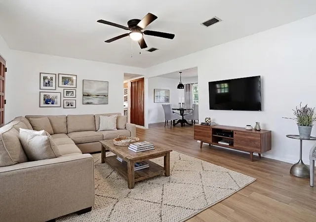 Photo 4 of Single family home for sale at 2269 Southland Rd, Mount Dora, FL 32757 | MLS# G5115951 | Listing updated on 2026-09-26