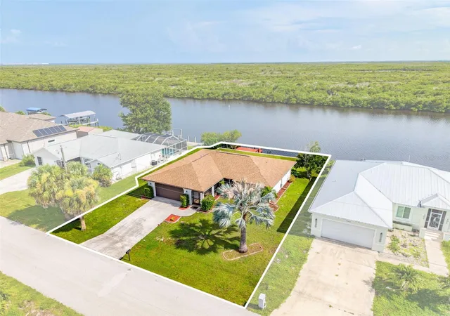 Photo 3 of Single family home for sale at 18422 Arapahoe Cir, Port Charlotte, FL 33948 | MLS# C7529123 | Listing updated on 2026-08-26