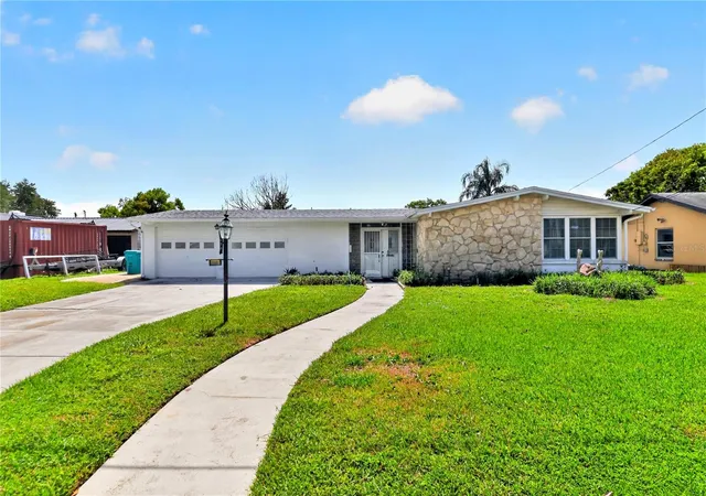 Photo 1 of Single family home for sale at 2604 Reef Ct, Orlando, FL 32805 | MLS# A4701893 | Listing updated on 2026-08-28