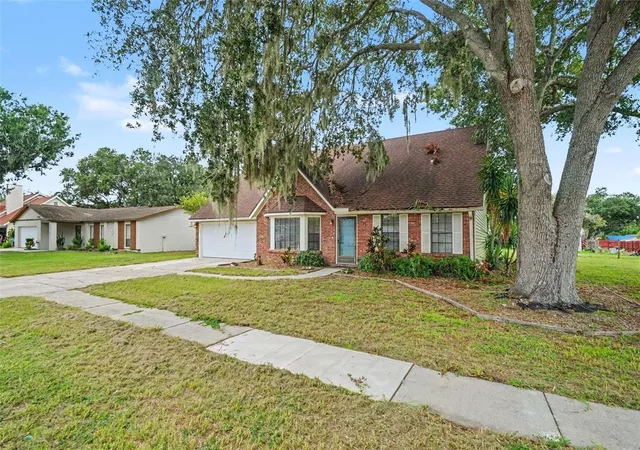 Photo 1 of Single family home for sale at 736 Sandy Crk Dr, Brandon, FL 33511 | MLS# TB8535293 | Listing updated on 2026-08-07