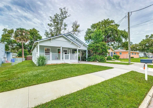 Photo 2 of Single family home for sale at 517 W Patterson St, Lakeland, FL 33803 | MLS# L4963987 | Listing updated on 2026-10-07