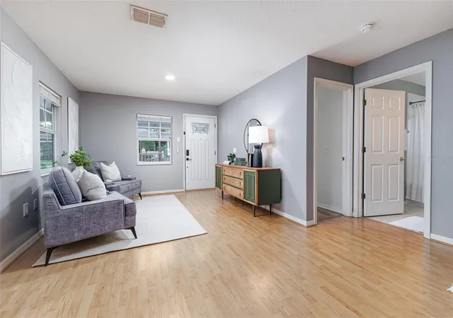 Photo 3 of Single family home for sale at 517 W Patterson St, Lakeland, FL 33803 | MLS# L4963987 | Listing updated on 2026-10-07